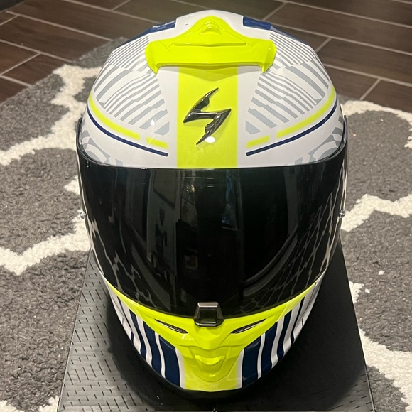 🦂 Scorpion EXO-R1 Air Juice Helmet - Picture 3 of 16